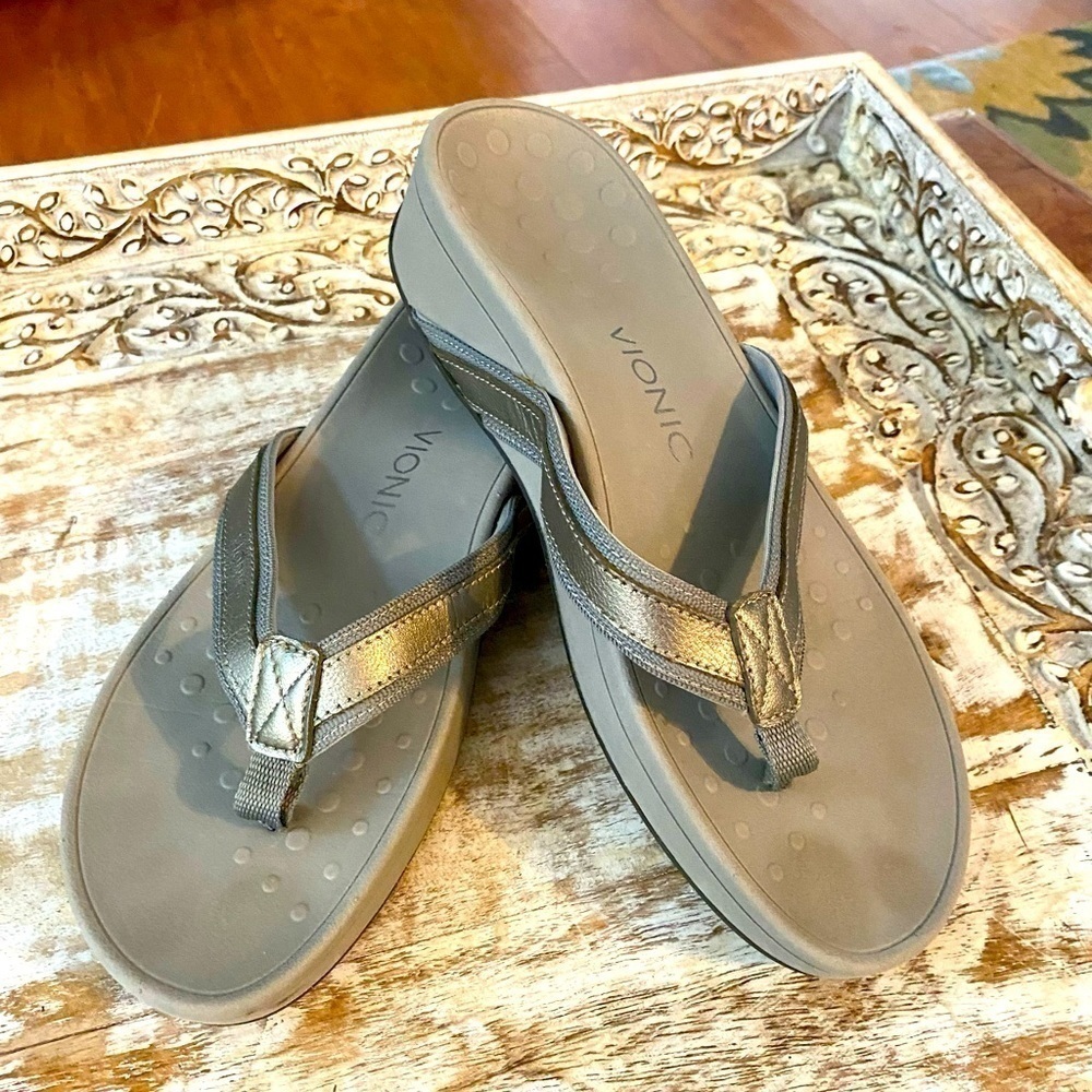 Vionic wedges slippers size 9